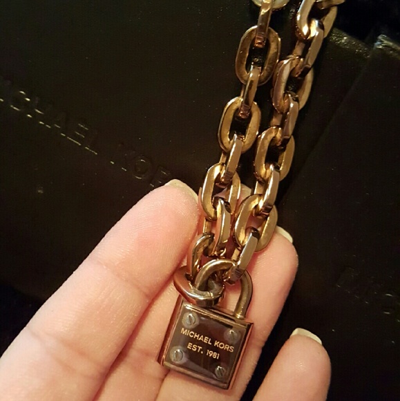 Michael Kors bundle!! - Picture 3 of 4