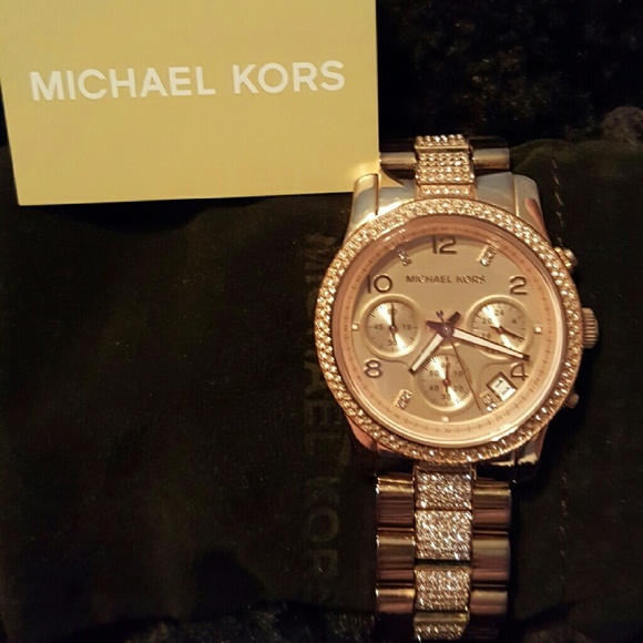 Michael Kors bundle!! - Picture 4 of 4