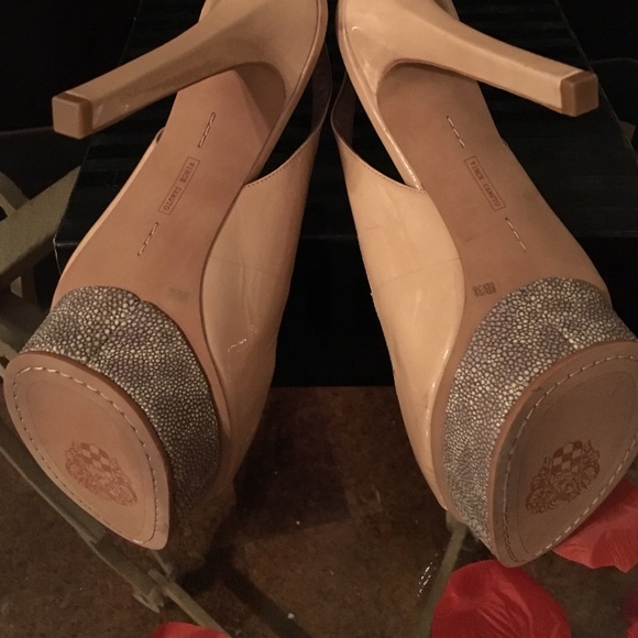 NWOB Vince Camuto heels 👠 - Picture 3 of 4