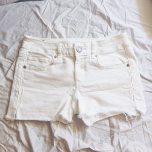 American Eagle shorts! Super cute 💕