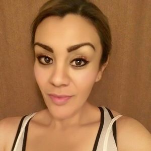 Meet your Posher, Adriana