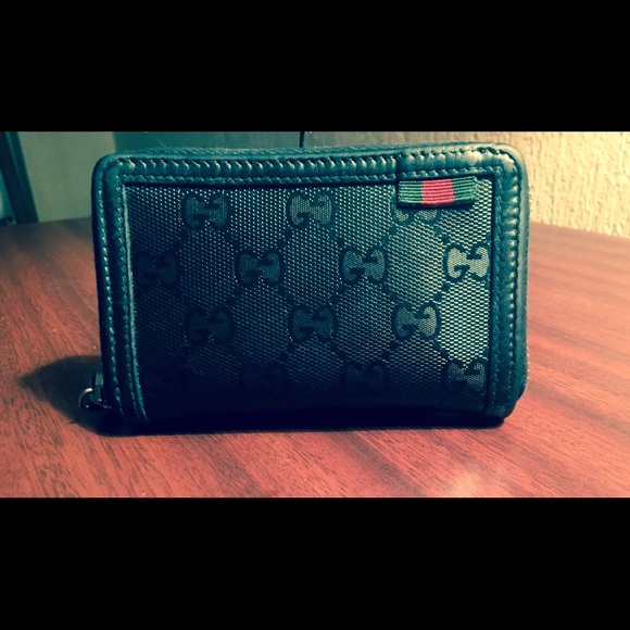 Gucci Men's zip wallet- 500 collection