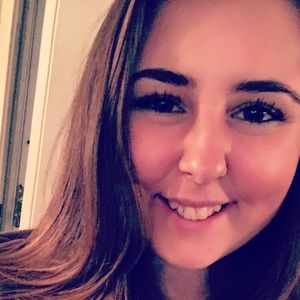 Meet your Posher, Dominique