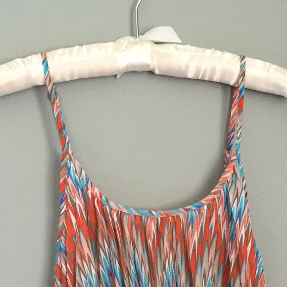 Multi-colored tank - Picture 2 of 3