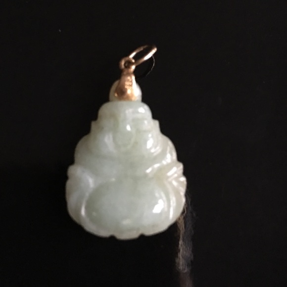 Jade buda charm in 18k gold - Picture 2 of 3