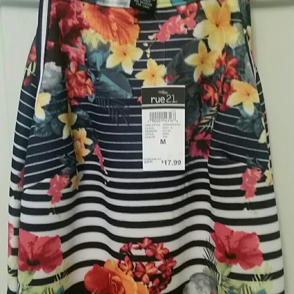 SOLD NWT Floral Sundress - Picture 2 of 2