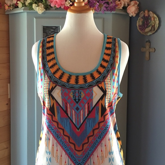 Unique & Stylish Top. Brand NEW! - Picture 2 of 4