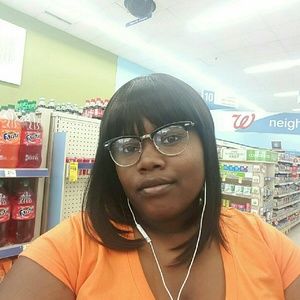 Meet your Posher, Regina