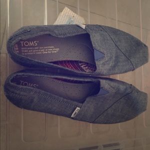 Toms
