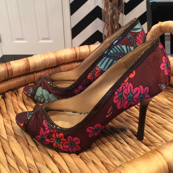 Charlotte Russe floral heels size 8