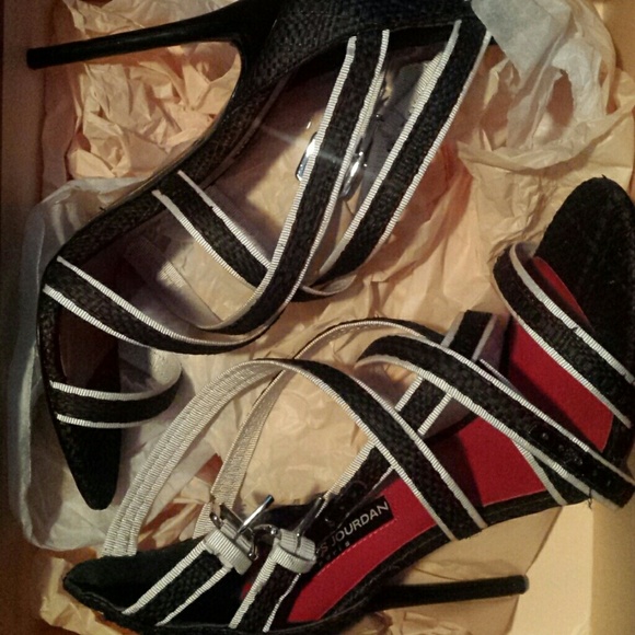 shoe - Picture 2 of 2