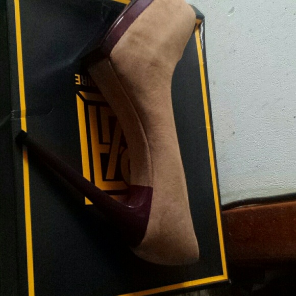 shoes - Picture 2 of 3