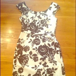 ⚡️White House Black Market Floral Sheath Sz 2⚡️