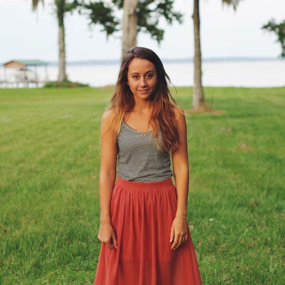 Meet your Posher - Picture 3 of 5