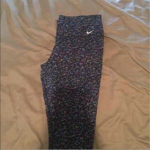 Nike legend dri fit capris