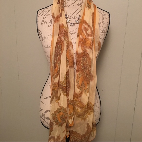 Beautiful light weight scarf!