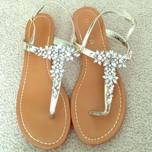 Beaded / jewel sandals in gold