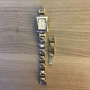 Womens watch with extra links- MUST GO MAKE OFFER
