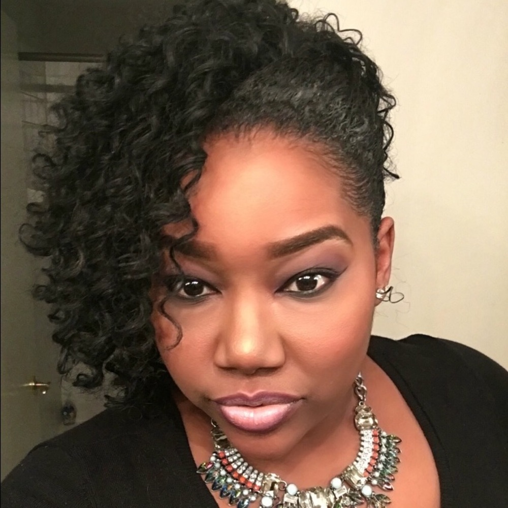 Meet your Posher, Jasmine