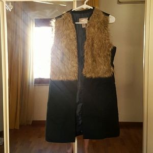 dark xmas green vest with fur