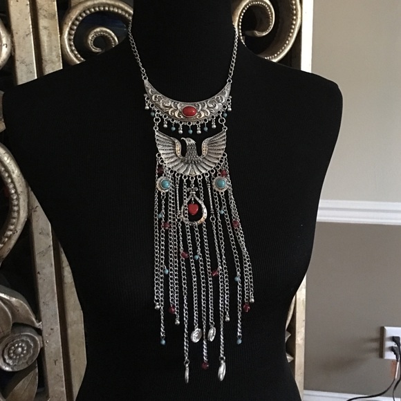 Statement necklace