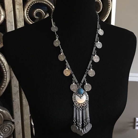 Statement necklace