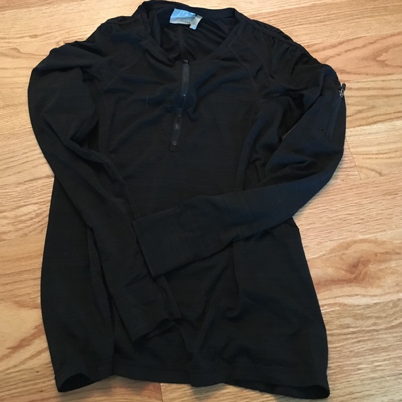 Long sleeve black workout top