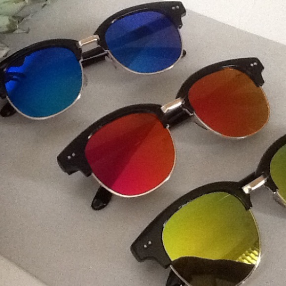 ✨ Sale ✨ 2pr Sunglasses Bundle🕶 - Picture 2 of 2