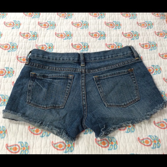 Sexy Roxy Short Short - Picture 2 of 3