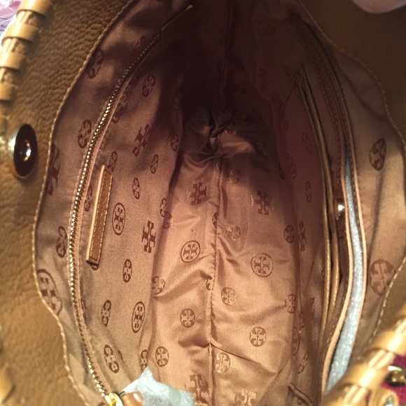 🆕Tory Burch "Marion" SWINGPACK in color Bark NWT - Picture 4 of 4