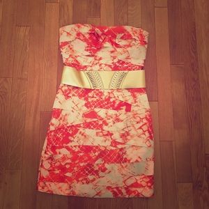 NWT Bebe Peach and white mini