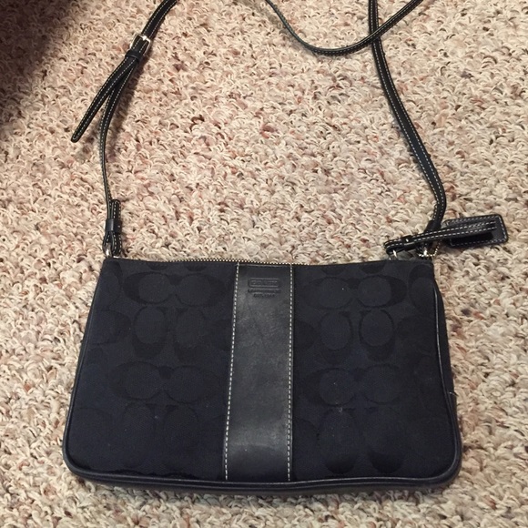 Sold! Coach signature cross body - Picture 1 of 2