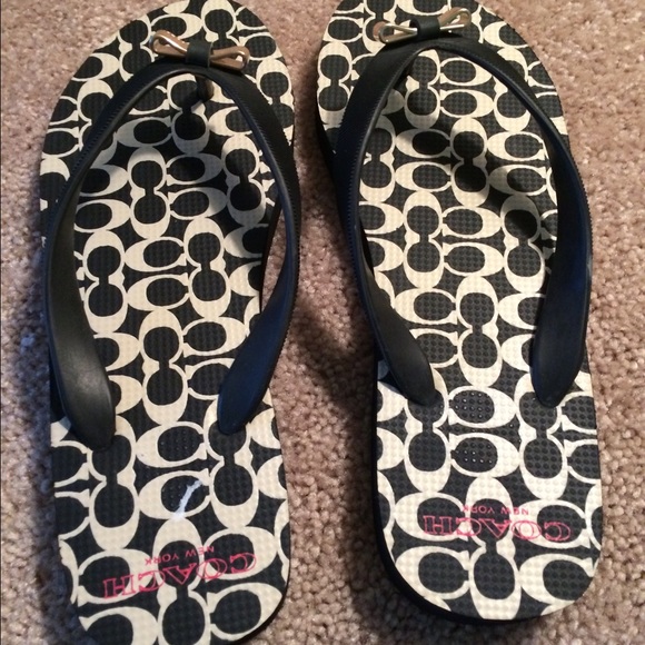 Slippers - Picture 2 of 3