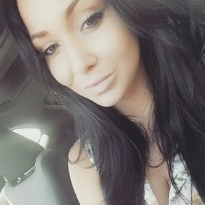 Meet your Posher, Lena