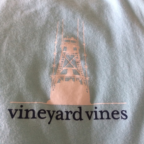 Vineyard Vines T Shirt