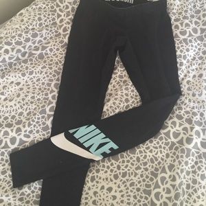 Nike Leggings with Nike Swoosh Leg Graffic