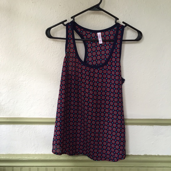 Small Xhilaration Top