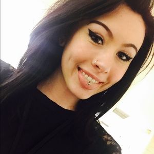 Meet your Posher, Lauren