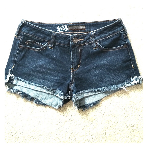Bullhead cutoff jean shorts