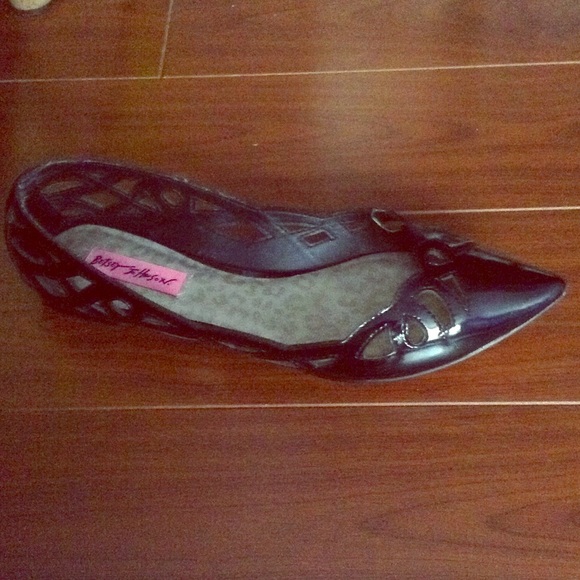 Nice pair of flat. Patent leather