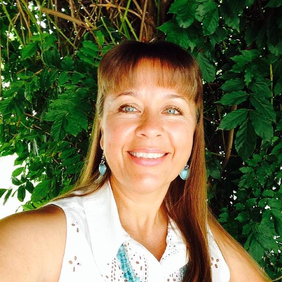 Meet your Posher, Elizabeth - Picture 1 of 1