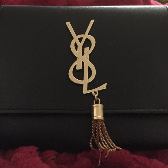 Crossbody small black bag !!