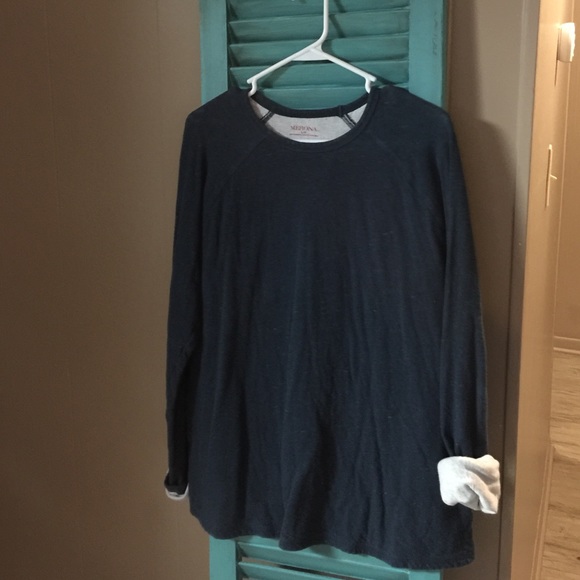 Oversized sweatshirt.