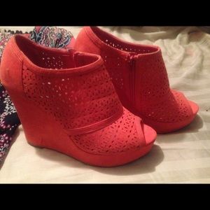 Coral heels will take offers.