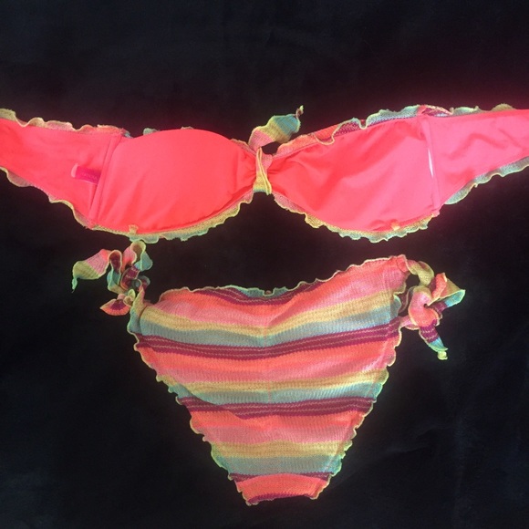 Victoria's Secret bikini - Picture 2 of 2