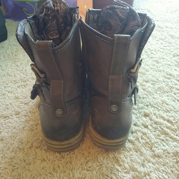 Combat Boots! - Picture 2 of 3