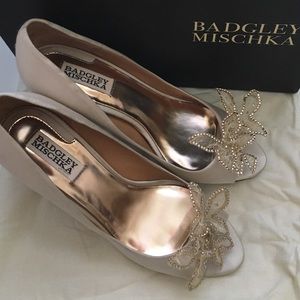 Badgley Mischka Bridal Regine pump
