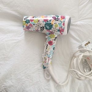 Hair dryer