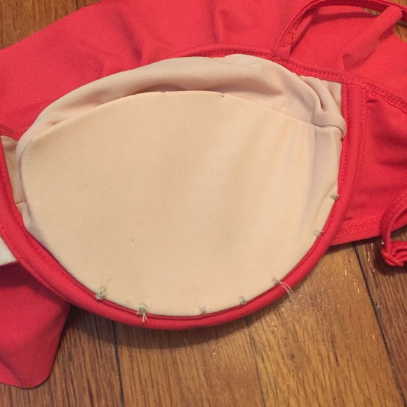 Asos lightly worn ruffle bikini top - Picture 4 of 4