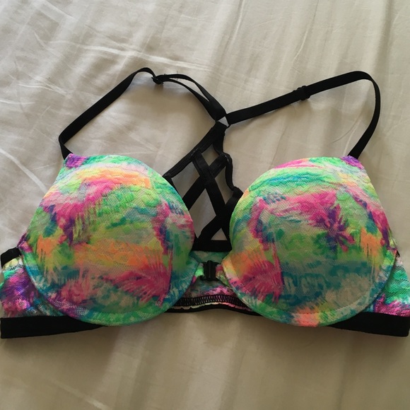 SOLD!! Strappy back bra!!